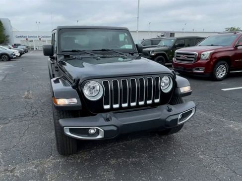 Used 2022 Jeep Wrangler Unlimited Sahara image 4