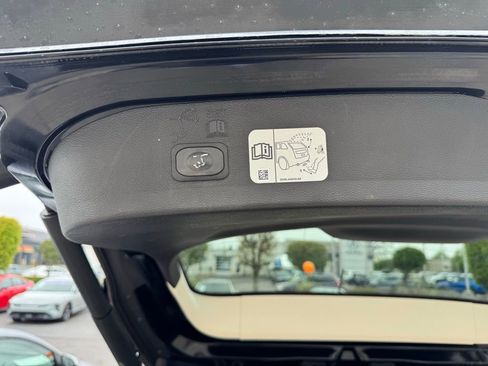 Used 2018 Ford Escape Titanium image 12