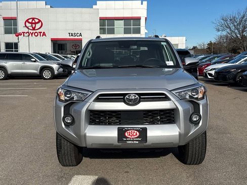 Used 2022 Toyota 4Runner SR5 Premium image 2