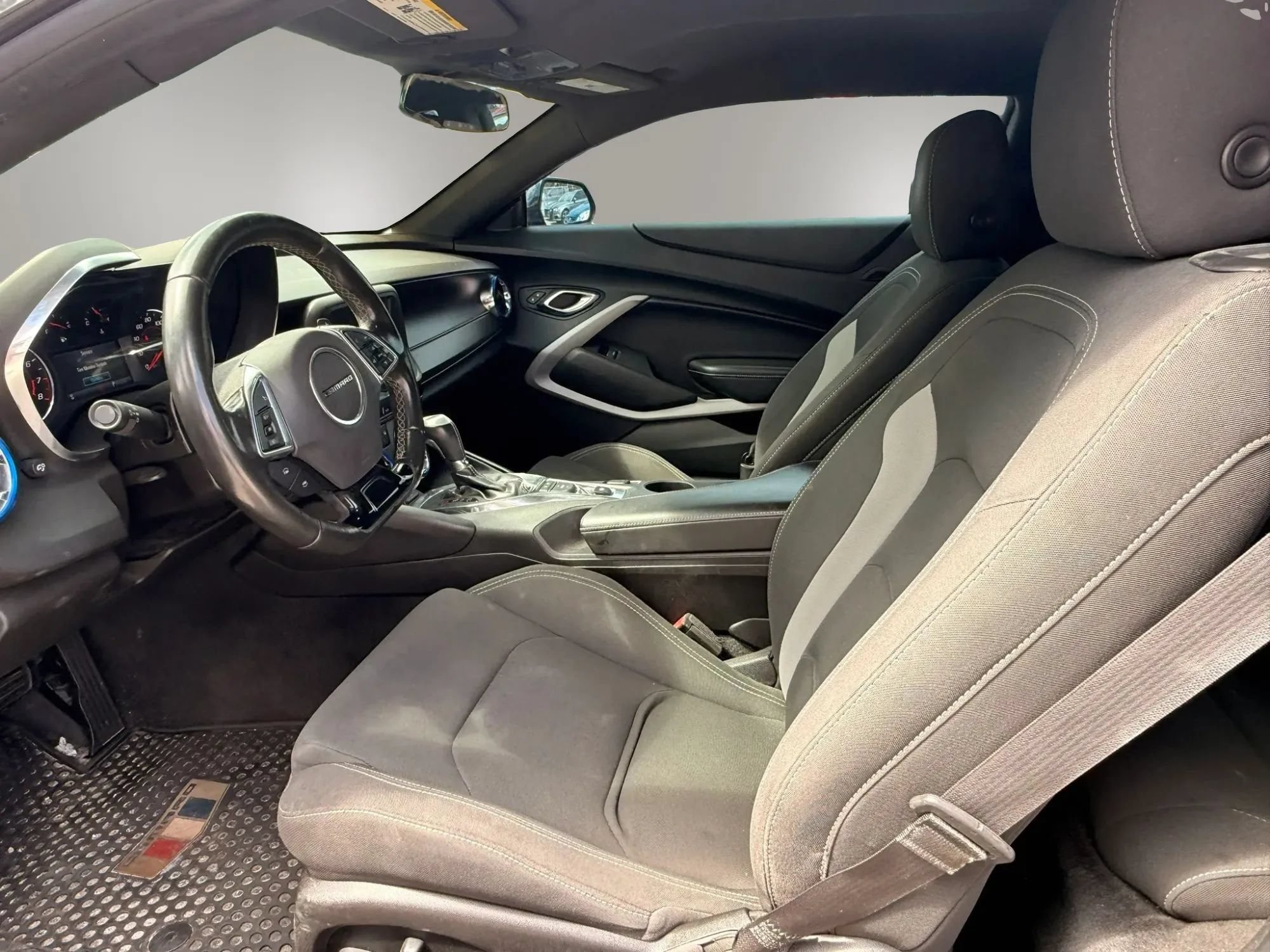 Used 2018 Chevrolet Camaro LT RWD image 11