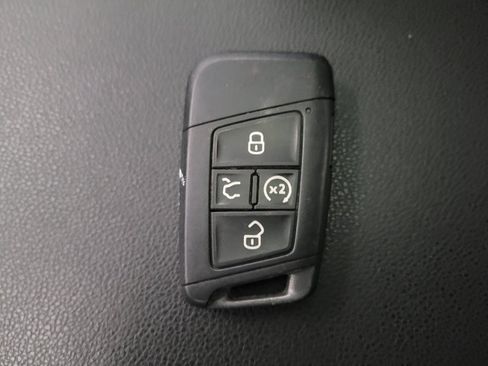 Used 2024 Volkswagen Jetta SE FWD image 32