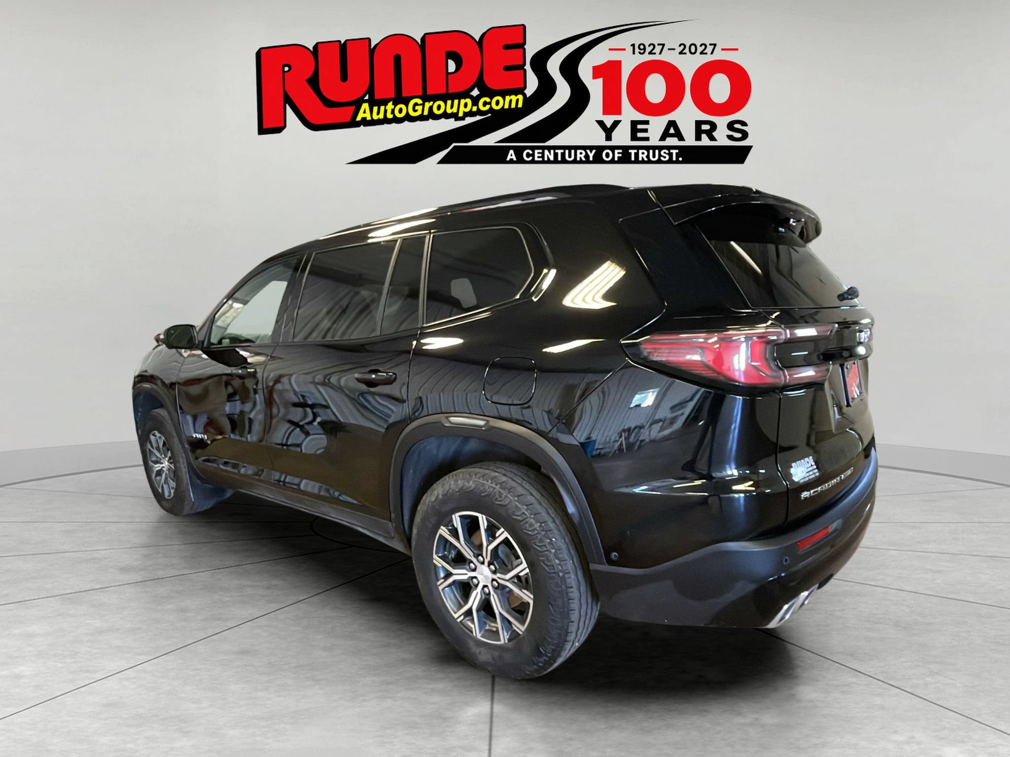Used 2024 GMC Acadia AT4 w/ Super Cruise Package AWD/4WD image 3