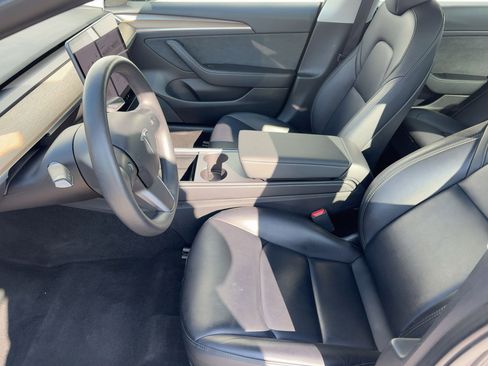 Used 2023 Tesla Model 3 Standard Range image 5