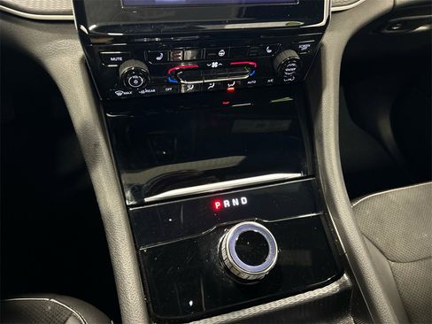 Used 2024 Jeep Grand Cherokee Altitude image 24