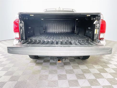 Used 2018 Toyota Tacoma SR5 image 26