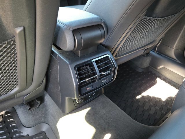 Used 2020 Audi Q3 2.0T Premium Plus w/ Premium Plus Package AWD/4WD image 10