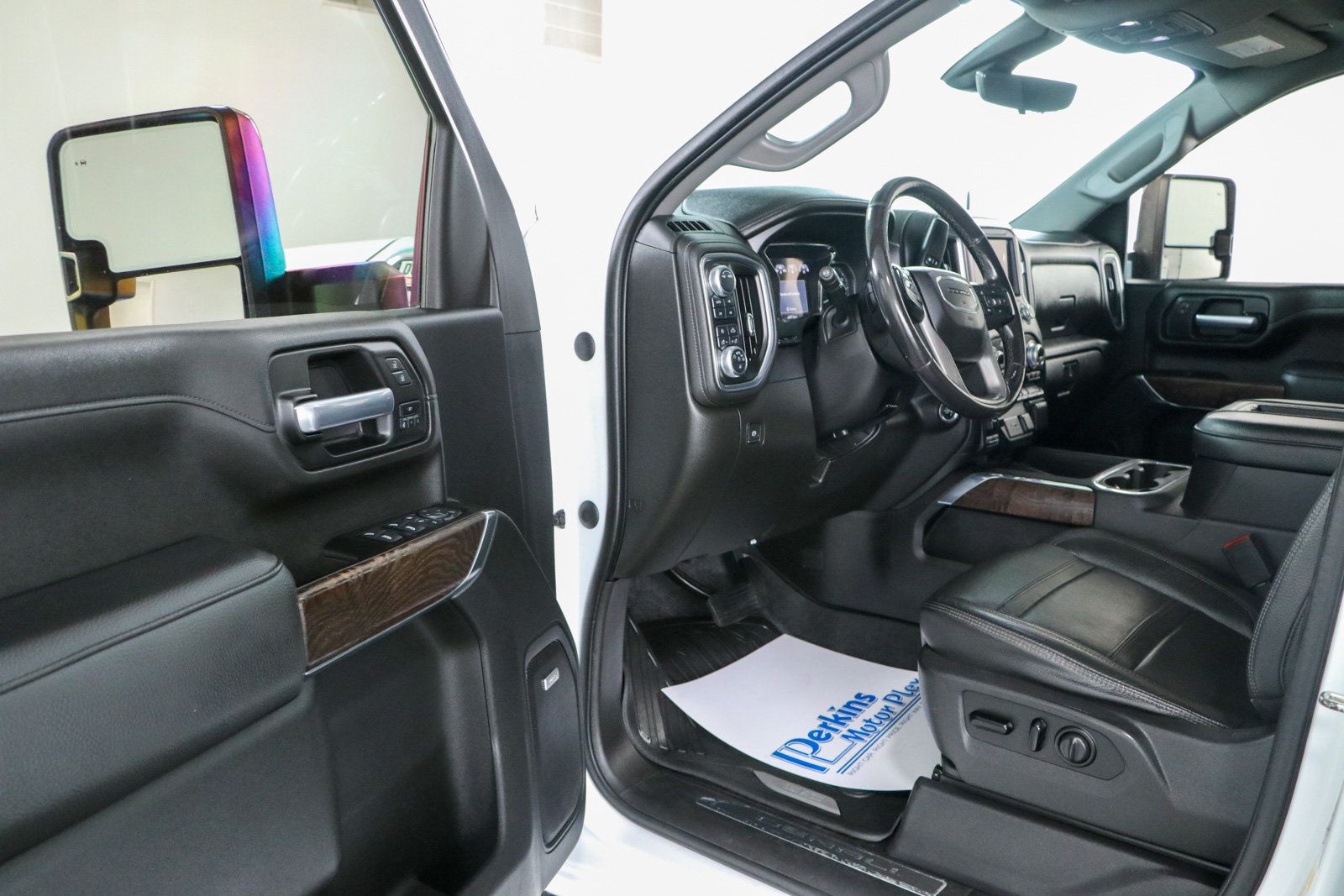 Used 2021 GMC Sierra 2500 Denali w/ Denali Ultimate Package AWD/4WD image 3