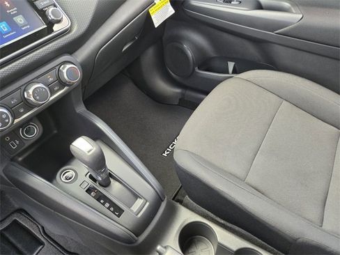 New 2025 Nissan Kicks Play S image 18