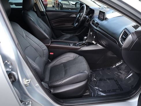 Used 2018 MAZDA MAZDA3 Grand Touring FWD image 16