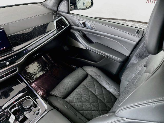 Used 2026 BMW X7 xDrive40i w/ M Sport Package AWD/4WD image 25