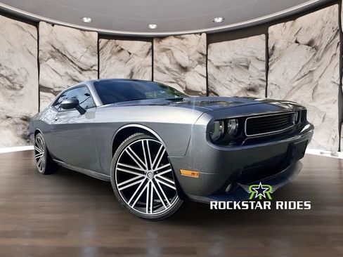Used 2011 Dodge Challenger RWD image 18