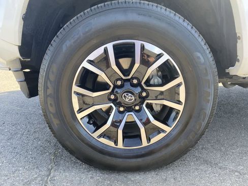 Certified 2021 Toyota Tacoma TRD Sport AWD/4WD image 10