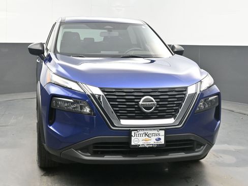 Used 2021 Nissan Rogue S image 2