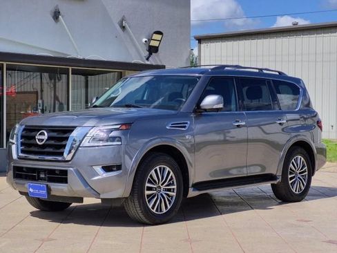 Used 2021 Nissan Armada SL w/ Captain's Chairs Package RWD image 3