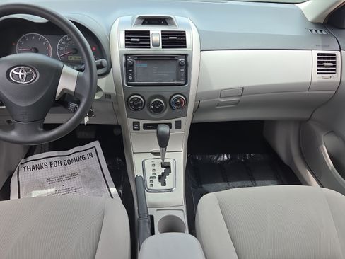 Used 2013 Toyota Corolla LE FWD image 13