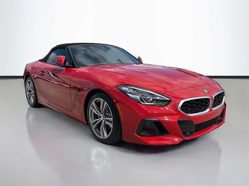 Certified 2025 BMW Z4 sDrive30i image 2