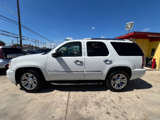 Used 2009 GMC Yukon Denali RWD image 8