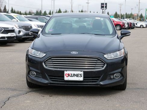 Used 2015 Ford Fusion SE w/ Equipment Group 201A image 2
