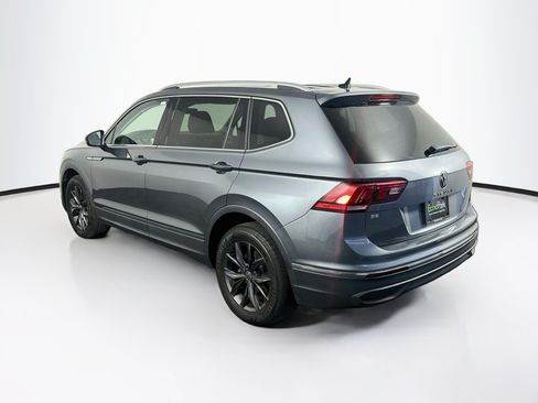 Used 2023 Volkswagen Tiguan SE w/ Panoramic Sunroof Package FWD image 5