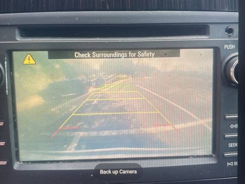 Used 2017 Chevrolet Traverse LT FWD image 8