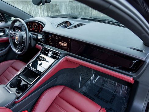 Certified 2024 Porsche Panamera image 54