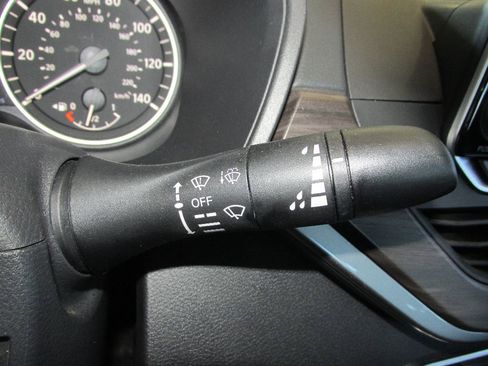 Used 2024 Nissan Altima 2.5 SV image 18