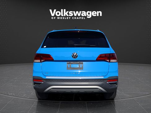 Certified 2023 Volkswagen Taos SE w/ Panoramic Sunroof Package FWD image 7