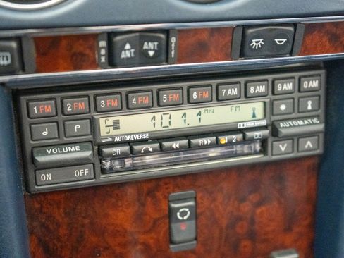 Used 1987 Mercedes-Benz 560 SL image 32