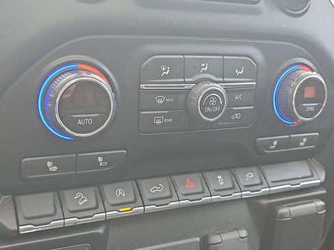 Used 2020 Chevrolet Silverado 1500 RST image 19