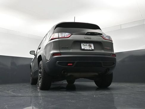 Used 2019 Jeep Cherokee Trailhawk w/ Cold Weather Group AWD/4WD image 19