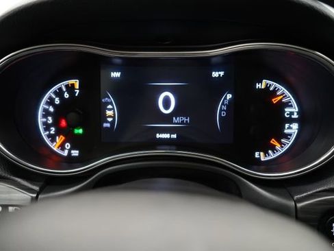 Used 2020 Jeep Grand Cherokee Altitude image 22