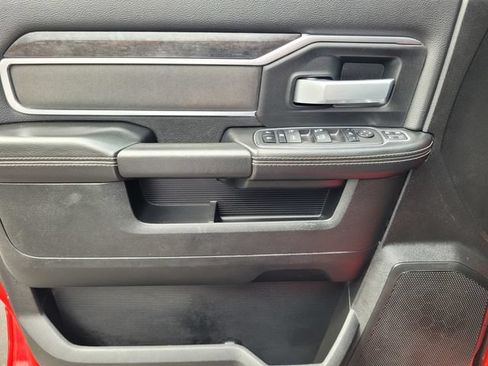 Used 2024 RAM 2500 Big Horn w/ Night Edition AWD/4WD image 18
