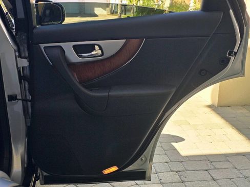 Used 2011 INFINITI FX50 AWD w/ Sport Pkg image 80