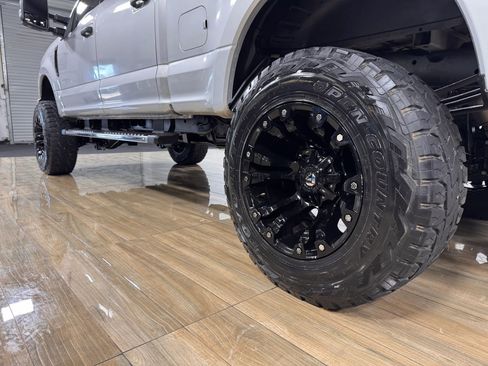 Used 2017 Ford F250 XLT w/ XLT Premium Package image 10