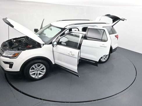 Used 2019 Ford Explorer XLT w/ Equipment Group 201A AWD/4WD image 39