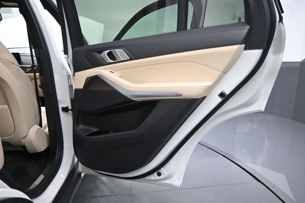 Used 2022 BMW X5 sDrive40i w/ Premium Package RWD image 22