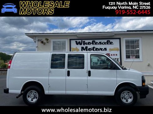 Used 2020 Chevrolet Express 3500 w/ Driver Convenience Package image 1