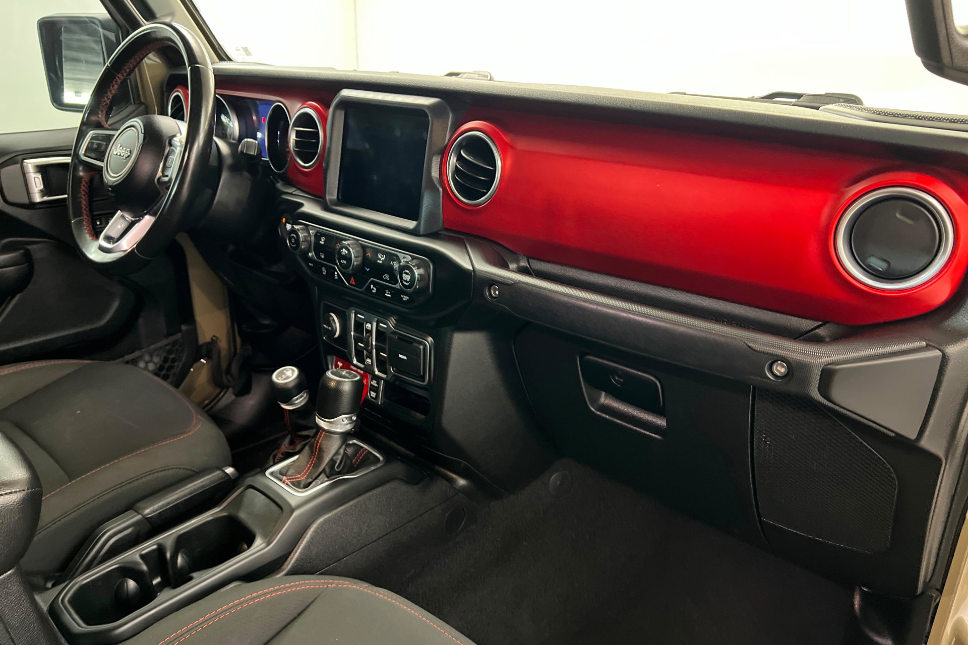 Used 2020 Jeep Gladiator Rubicon AWD/4WD image 23