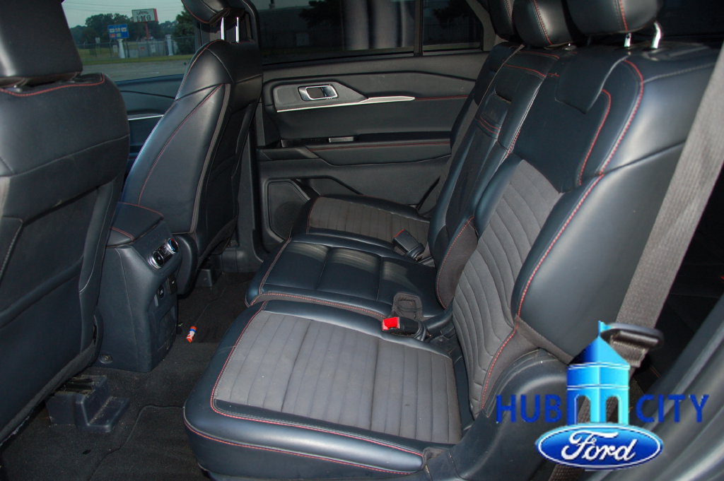 Used 2025 Ford Explorer ST-Line RWD image 12