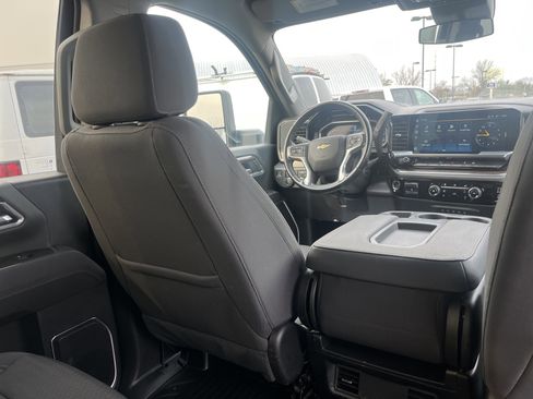Used 2024 Chevrolet Silverado 3500 LT image 27