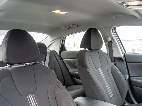 Certified 2025 Hyundai Elantra Blue image 12