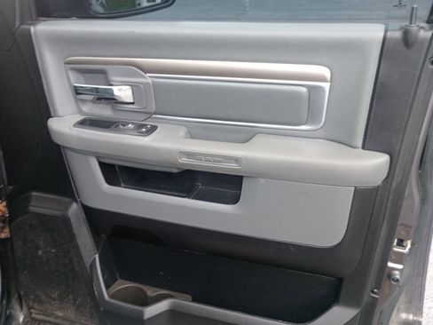 Used 2014 RAM 1500 Classic SLT image 21