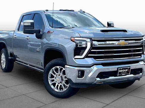 Used 2024 Chevrolet Silverado 2500 LTZ w/ LTZ Texas Edition AWD/4WD image 3