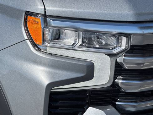 Used 2023 Chevrolet Silverado 1500 High Country w/ High Country Premium Package AWD/4WD image 46