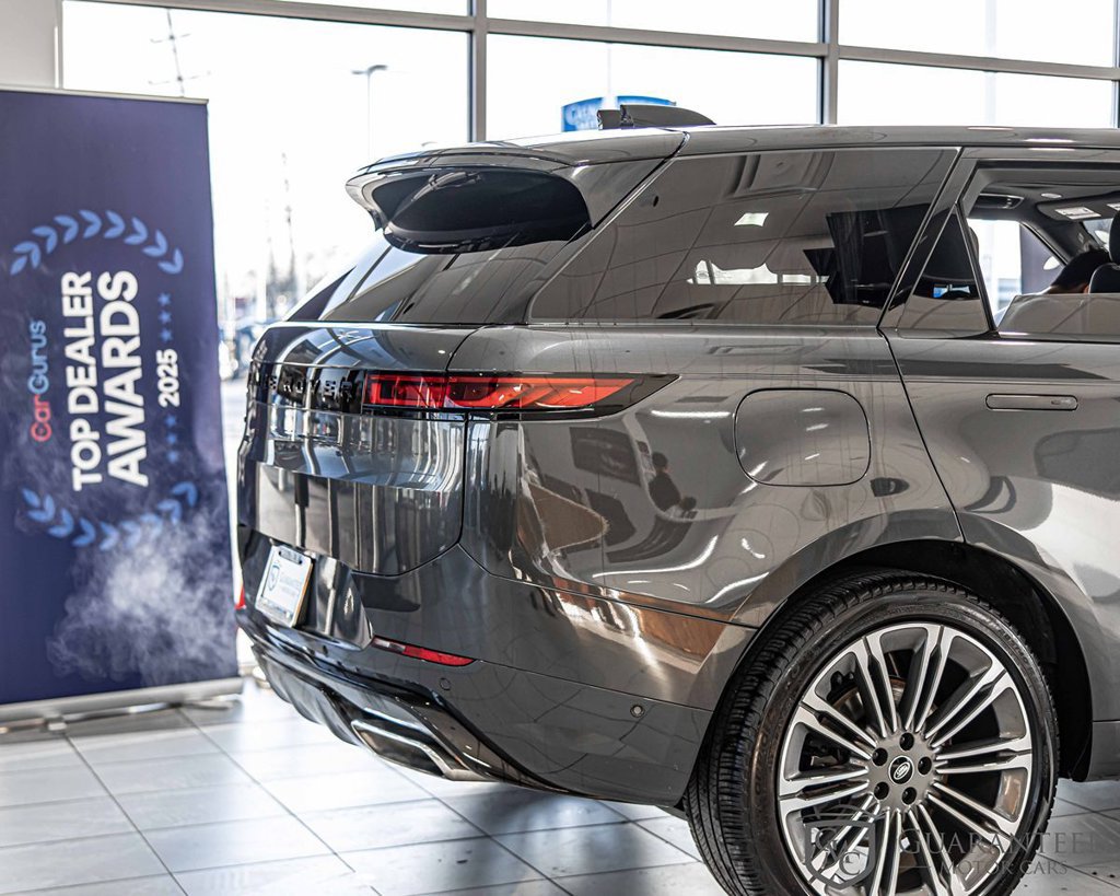 Used 2024 Land Rover Range Rover Sport Dynamic SE AWD/4WD image 12