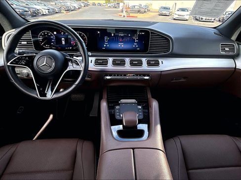 Used 2024 Mercedes-Benz GLE 450 4MATIC w/ Driver Assistance Package image 10