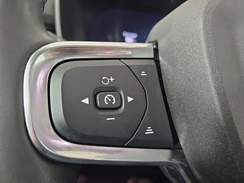 Used 2023 Volvo XC40 B5 Plus w/ Protection Package Premier image 25