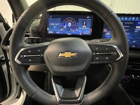 Used 2026 Chevrolet Traverse LT AWD/4WD image 35
