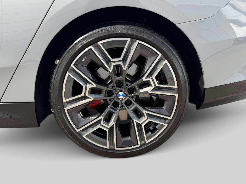 Certified 2026 BMW 530i xDrive AWD/4WD image 8