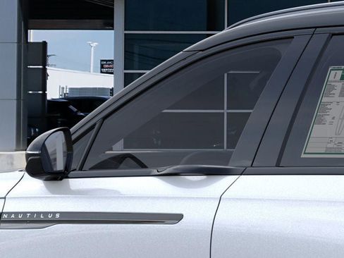 New 2025 Lincoln Nautilus Reserve image 20